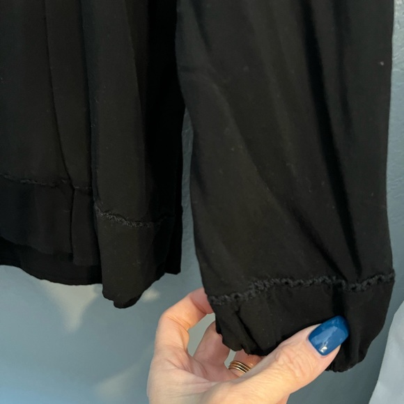 Old Navy Off the Shoulder Blouse - Picture 4 of 4